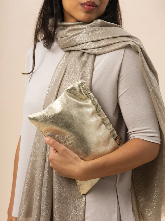 POCHETTE IN PELLE LAMINATA IN 3 COLORI - immagine 2