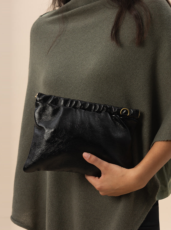 POCHETTE IN PELLE LAMINATA IN 3 COLORI - immagine 6